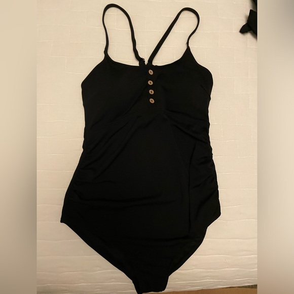 Adorable cupshe maternity swimsuit - Picture 3 of 8